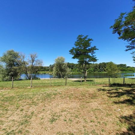 Camping Onlycamp Le Port Saint-Benoît-sur-Loire 外观 照片