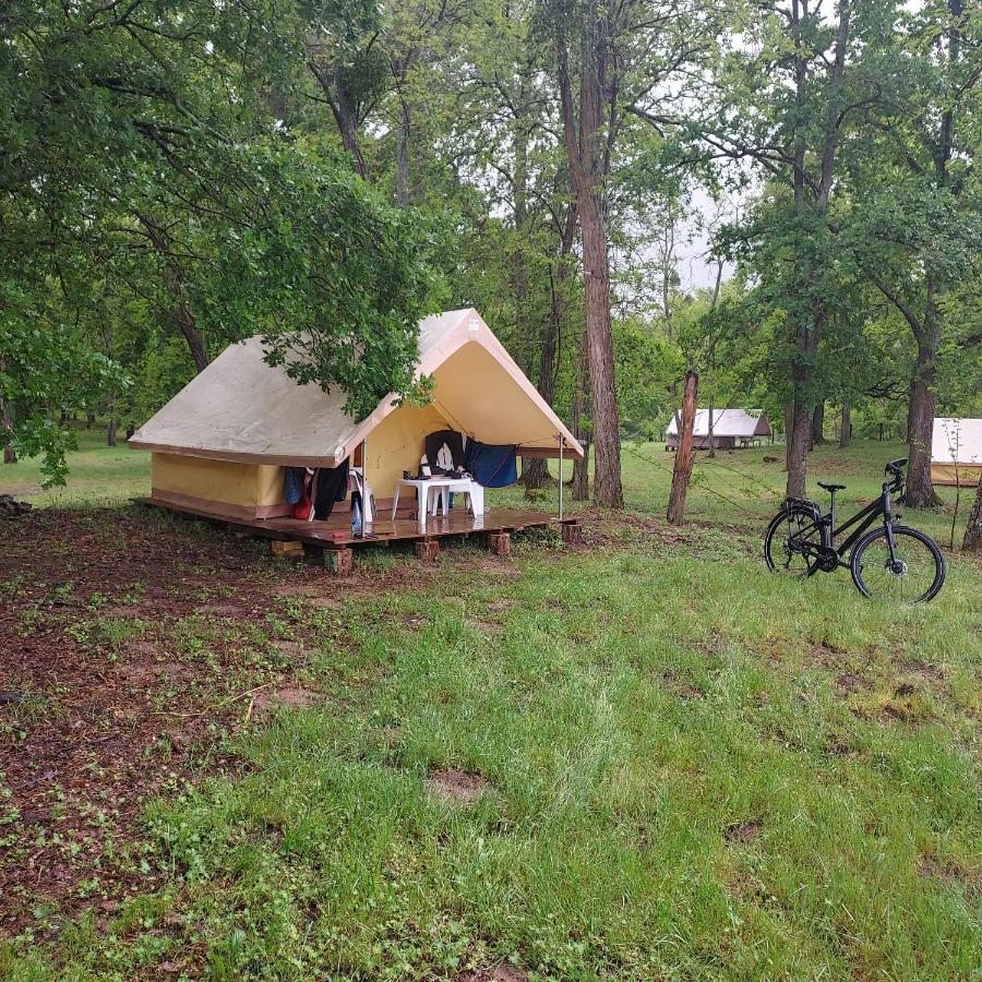 Camping Onlycamp Le Port Saint-Benoît-sur-Loire 外观 照片
